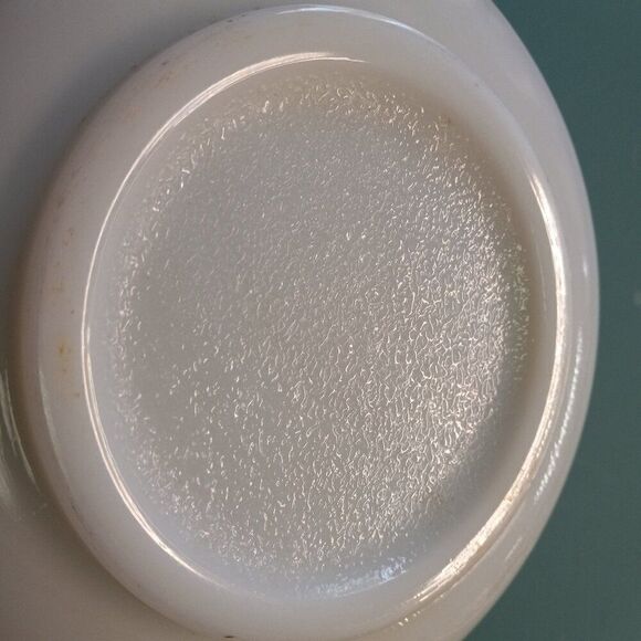 Vintage Large White Ring around Bottom Edge Mixing Bowl Cottagecore Kitsch - Picture 4 of 5